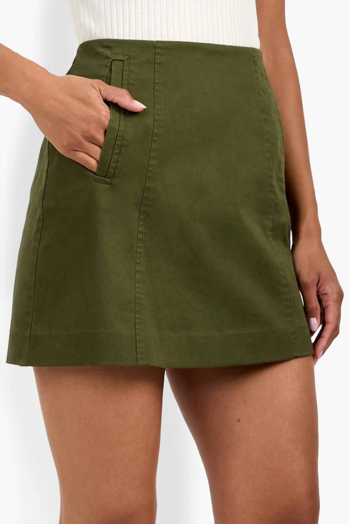 Laven Mini Skirt In Jungle Green