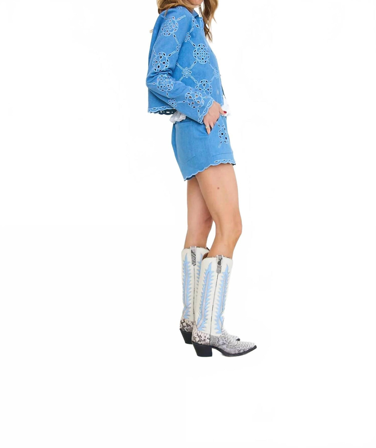 Embroidered Eyelet Scalloped Trim Denim Shorts In Blue