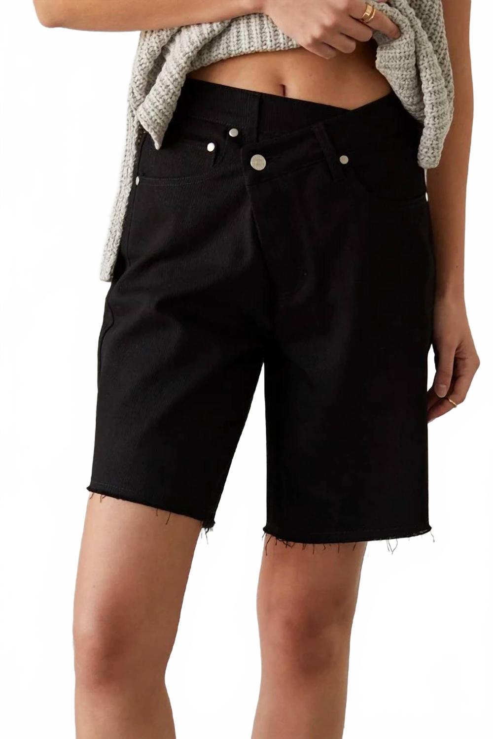 Leeor Asymmetrical Button Front Shorts In Black