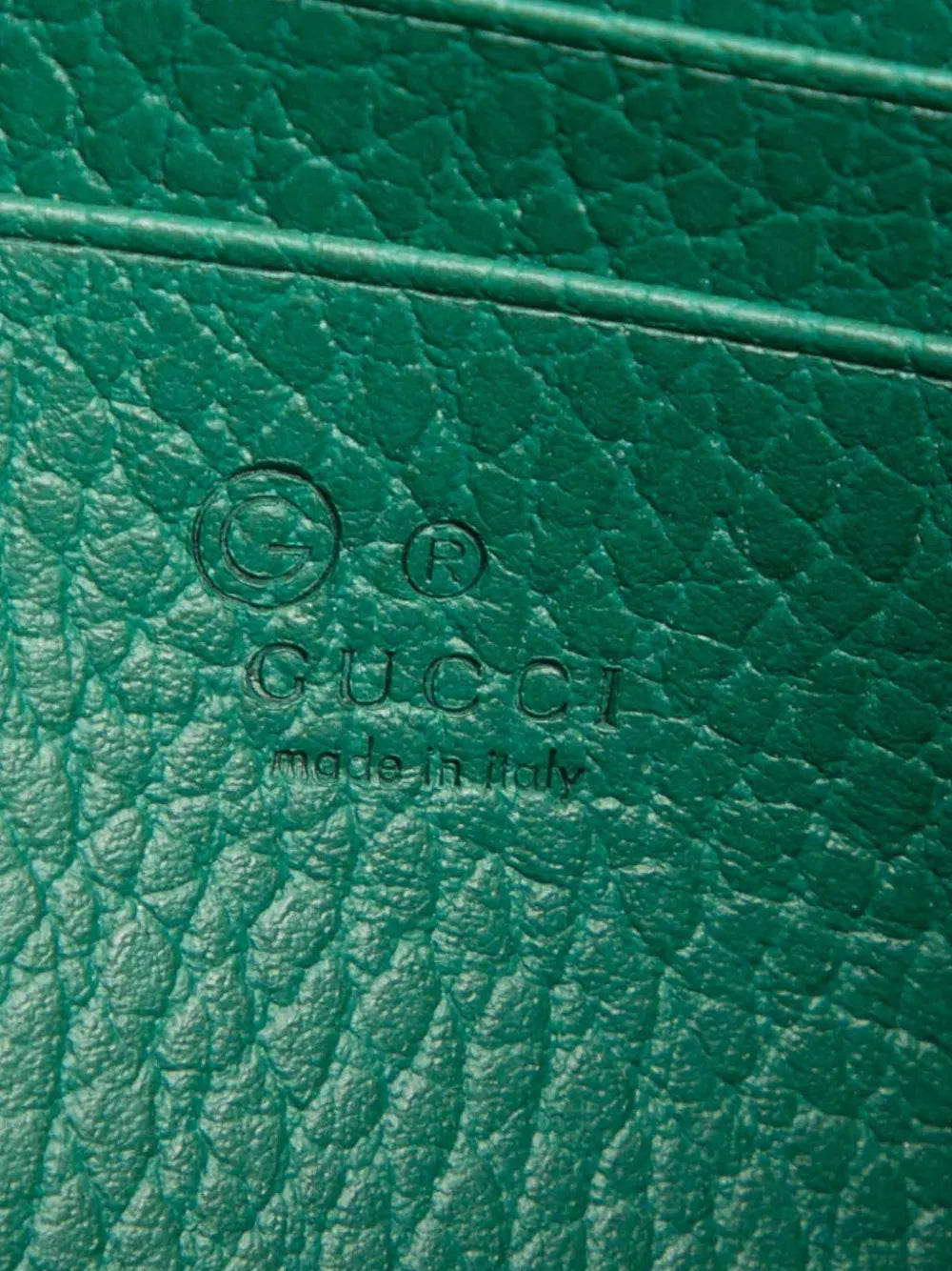 Pre-OwnedGucci Pre-Owned2016-2025 Interlocking G Dollar Calfskin Wallet on Chain crossbody bag