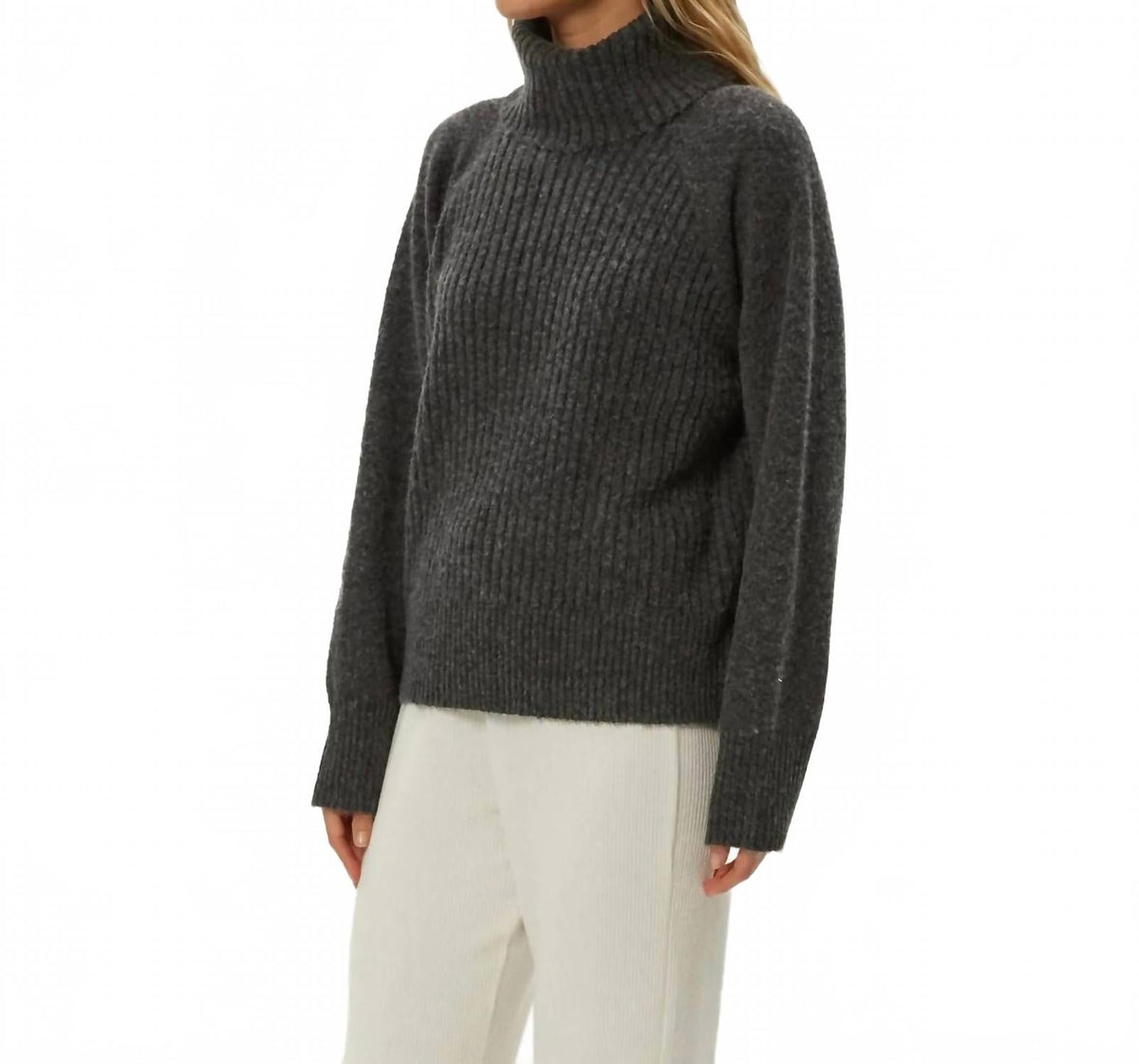 Storm Turtleneck Pullover In Charcoal