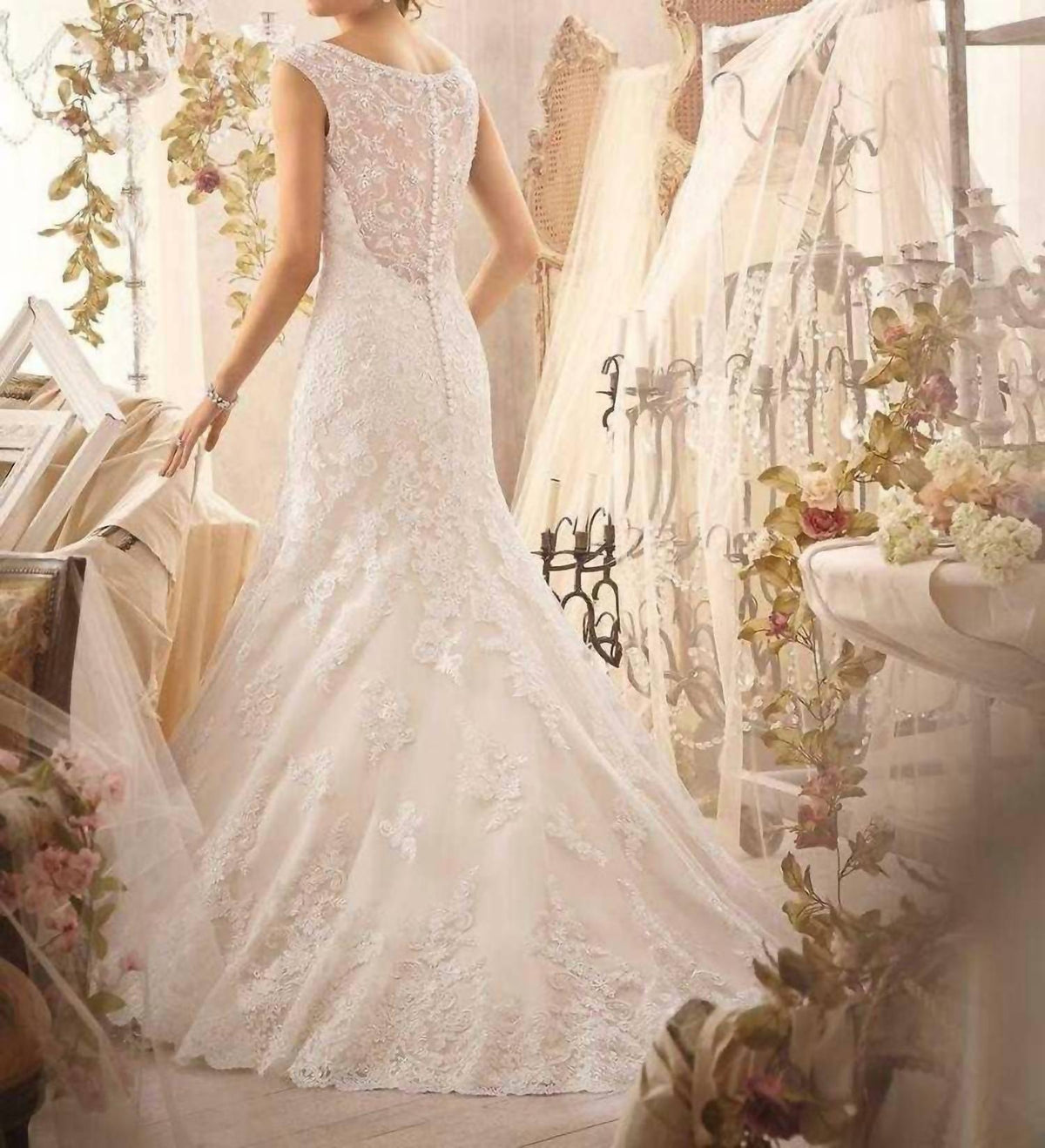 Sleeveless Wedding Gown In Ivory