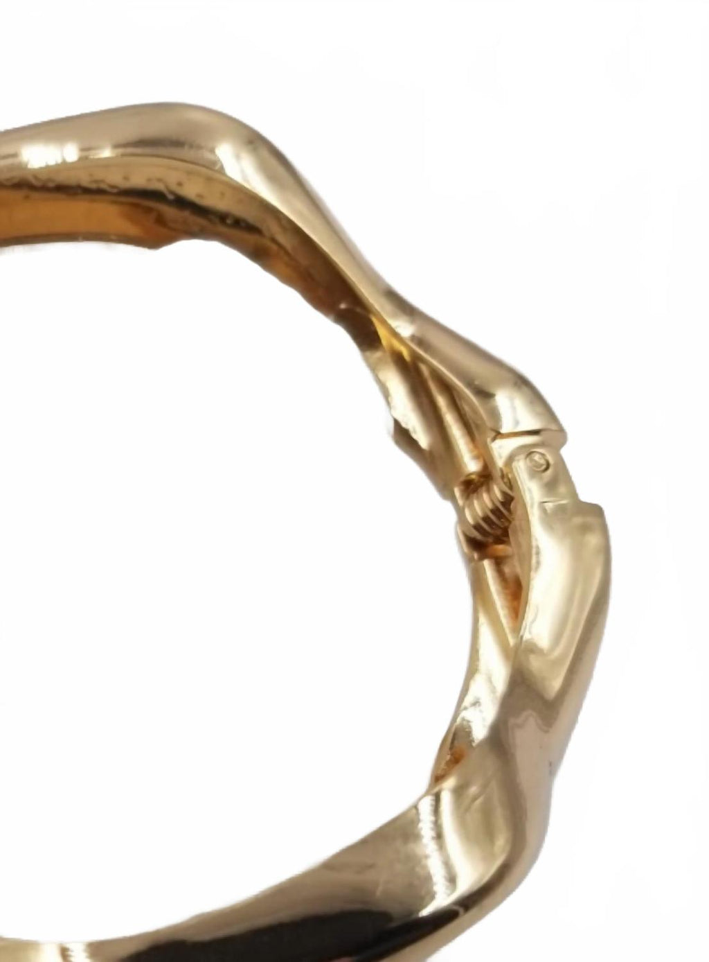 Women's Wavy Hinged Bangle Bracelet In Gold