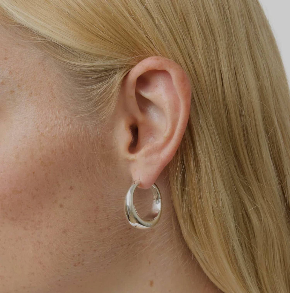 Women's Andrea Round Earrings In Silver