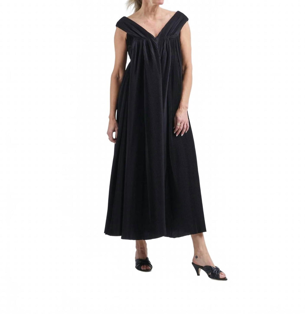 Crinkle Cut Dress In Black