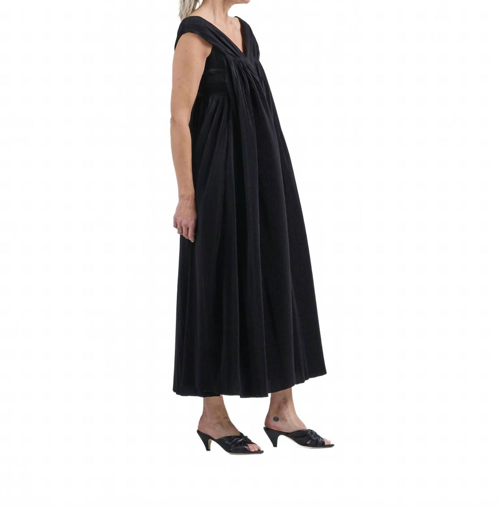 Crinkle Cut Dress In Black