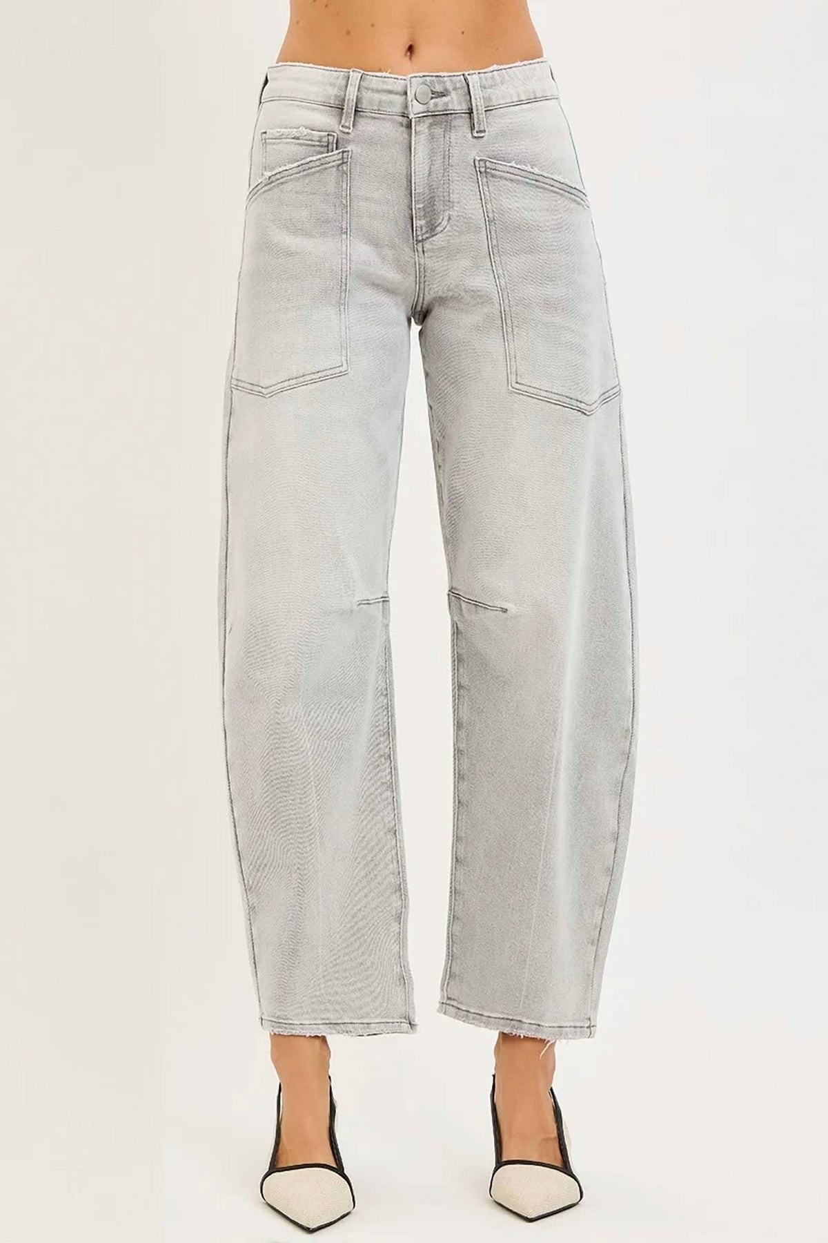 Noli Mid Rise Patch Pocket Barrel Jean In Washed Grey