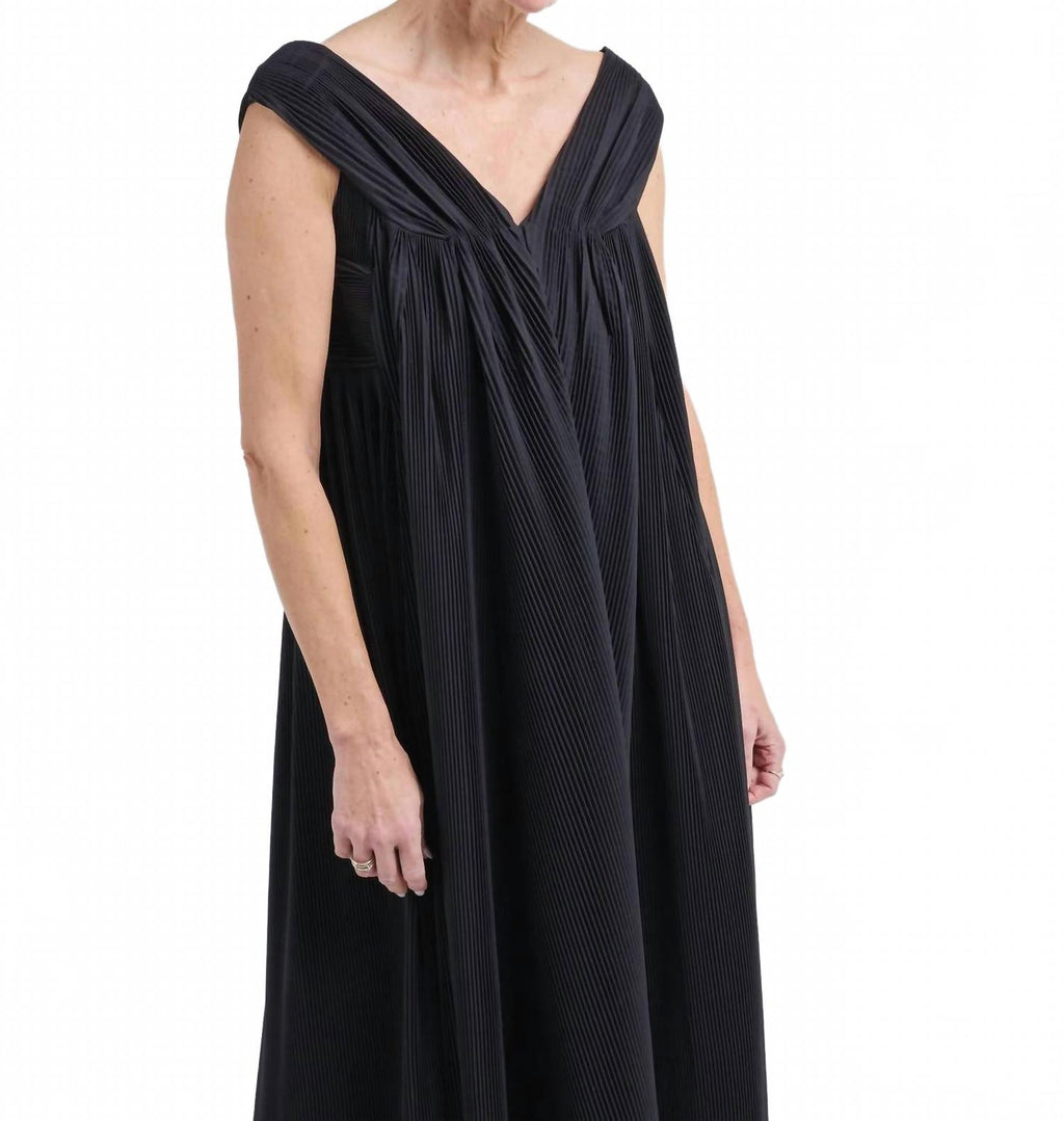 Crinkle Cut Dress In Black