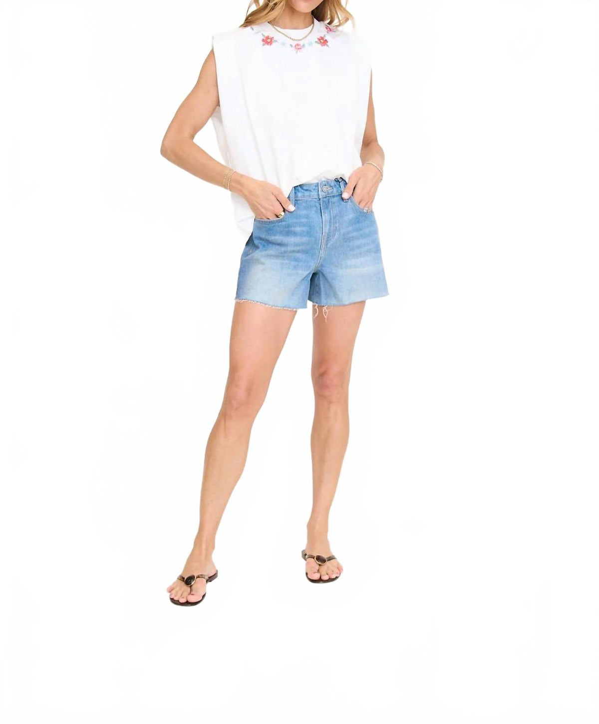 Floral Embroidery Muscle Tee In White