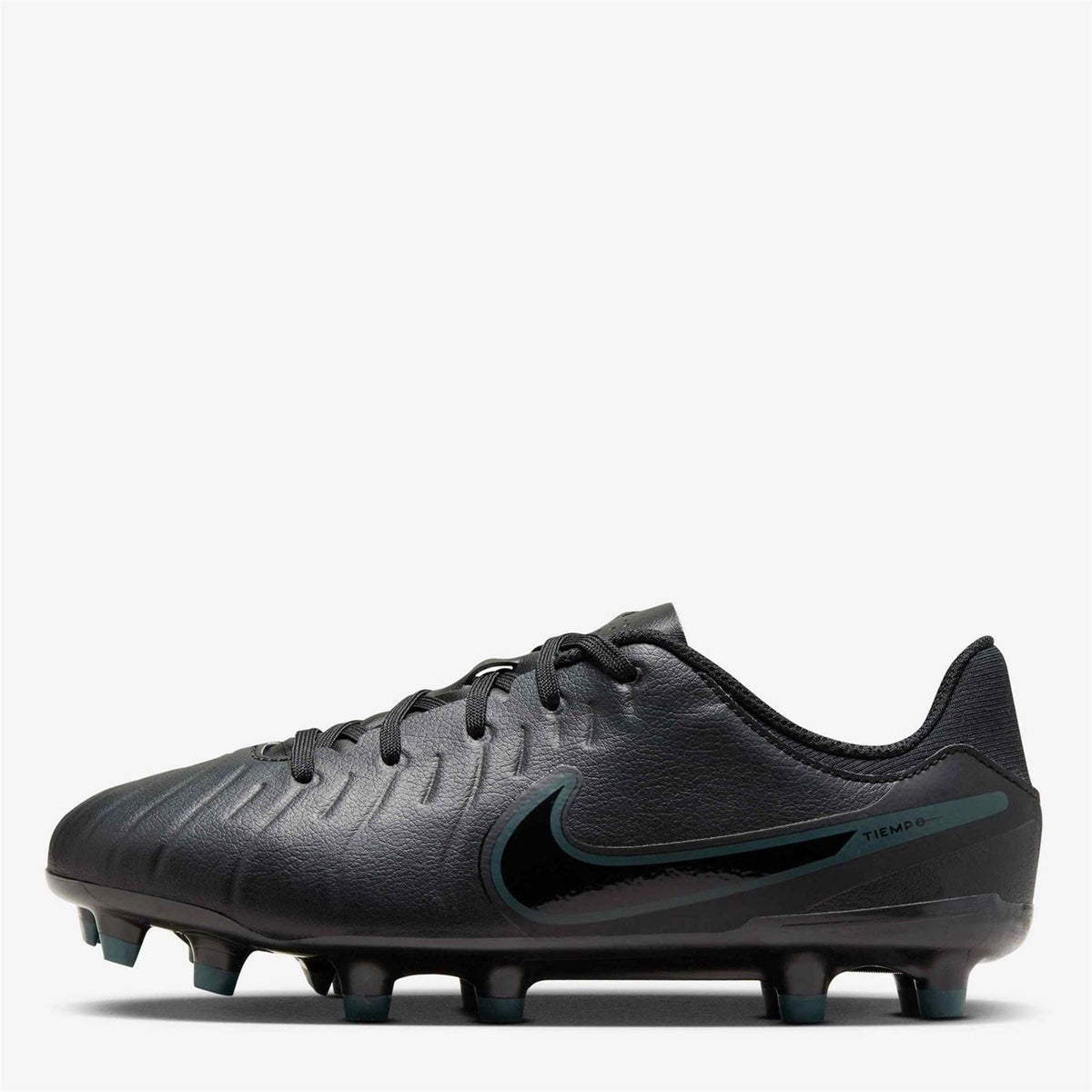 Nike Legend 10 Firm Ground Lace Up Sneakers